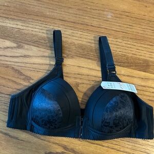 Manlixian Women’s Black Padded Bra

Size 42C
NWT